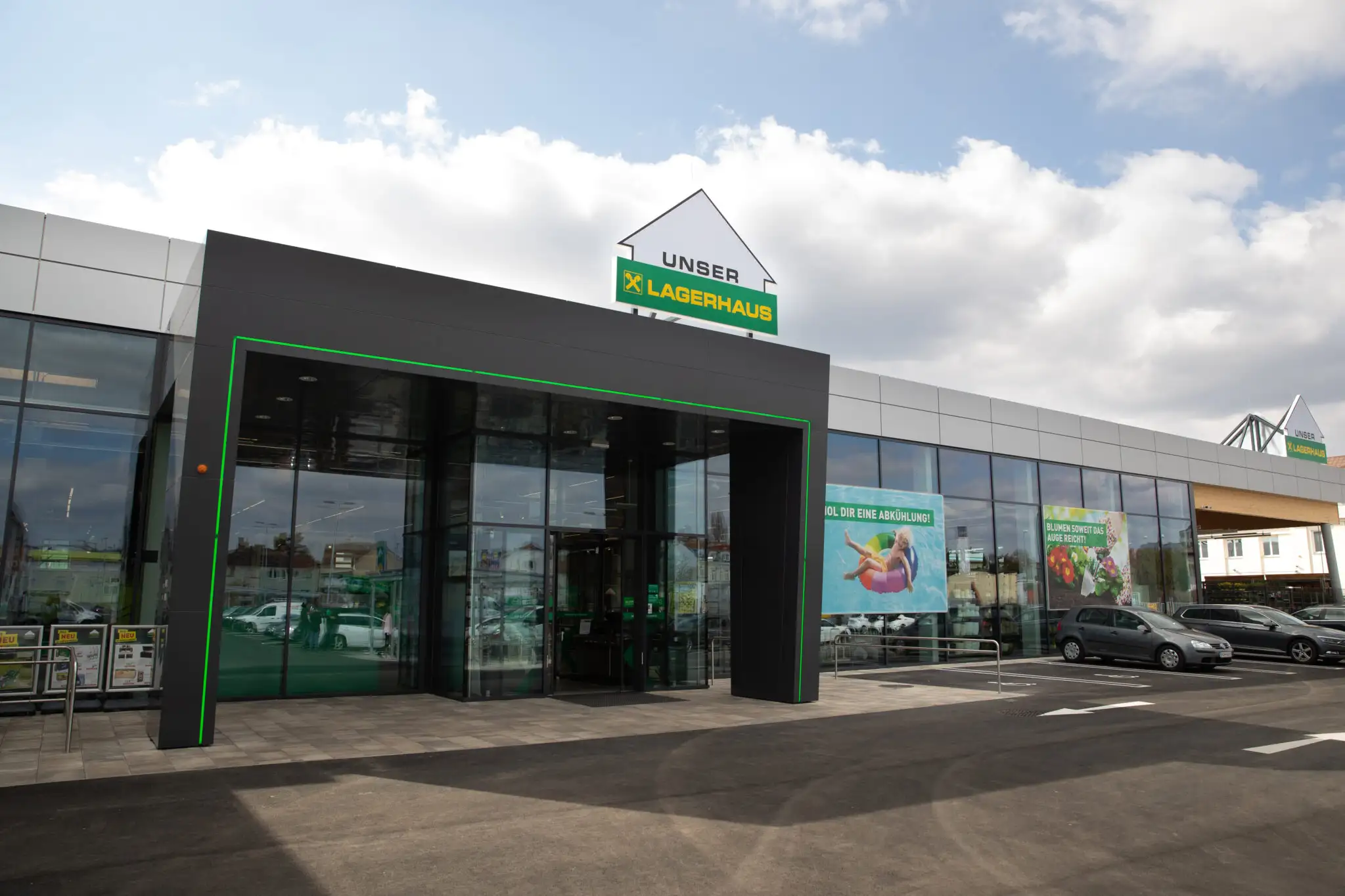 Außenaufnahme der Lagerhaus Filiale Korneuburg