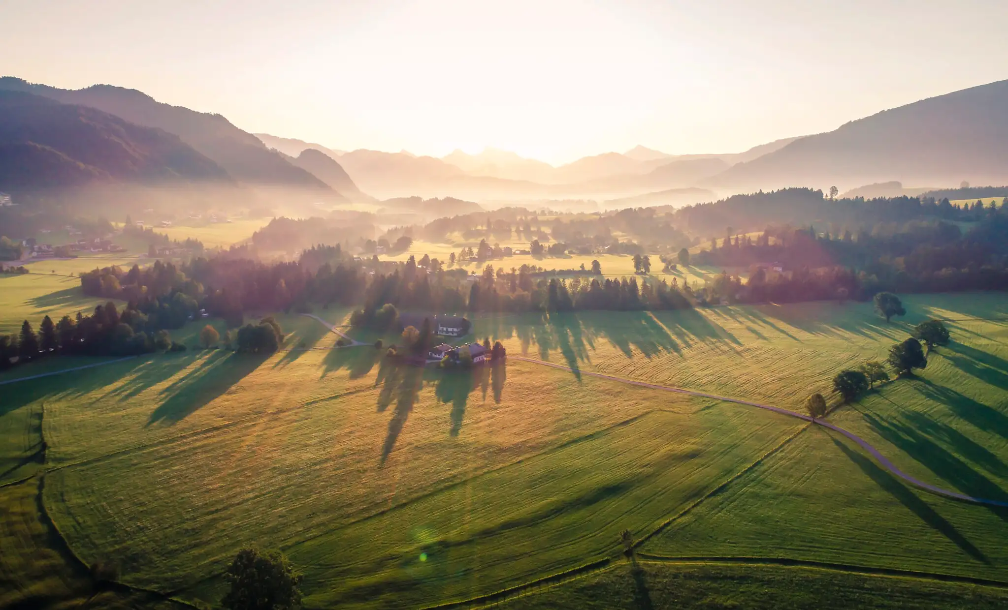 Tal bei Sonnenaufgang